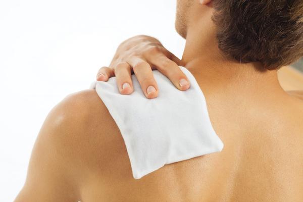 Treating Shoulder Pain Using Heat and Ice